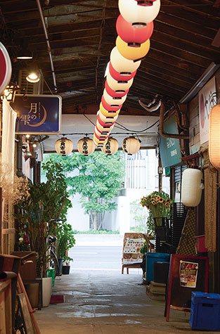 三角市場